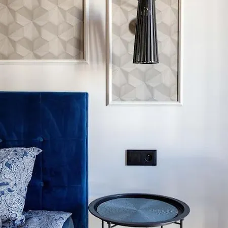 Close-urban Chic - Cozy And Modern Apartment- Jana Pawla 아파트